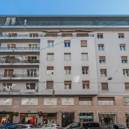 Easy Welcome White Magnolia Apartman *