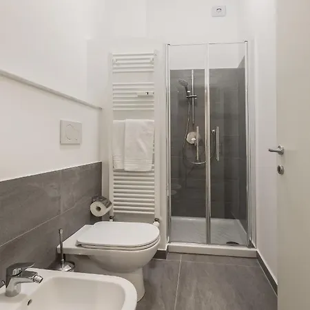 Easy Welcome White Magnolia Apartman *